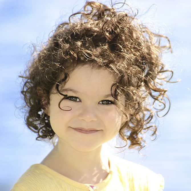 Прическа кудряшка фото 15 Cute Little Girl Short Curly Hairstyles Pictures - SheIdeas