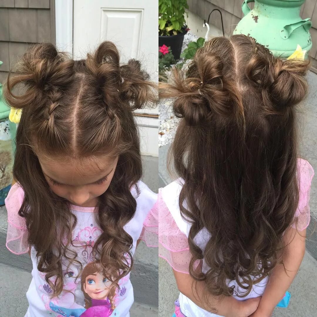 Прическа кудряшки для девочки Cory on Instagram: "My daughter picked her own style today. 2 half Dutch Braids 