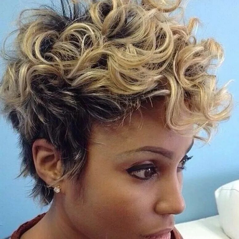 Прическа кудряшки на короткие волосы curly pixie Short blonde curly hair, Hair styles, Short curly hairstyles for wom