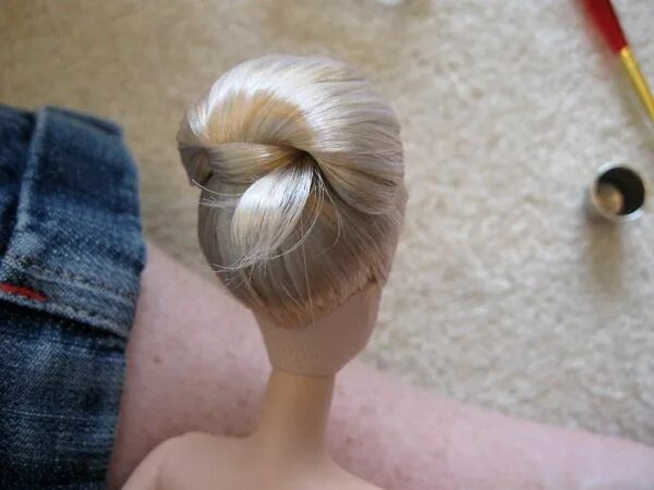 Прическа кукле фото An Updo Hair Tutorial Doll hair, Barbie hair, Barbie hairstyle