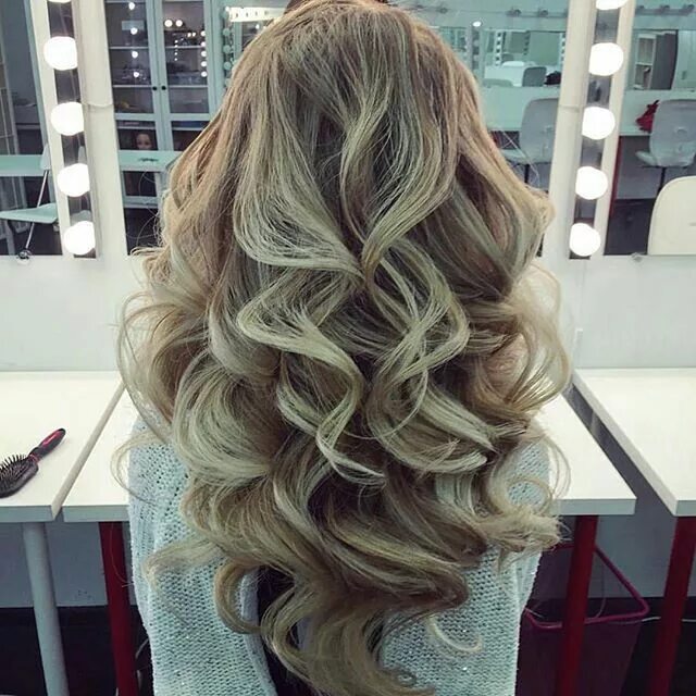 Прическа легкие локоны Curl hairstyle Fαshiση Gαlαxy 98 ☯ Pageant hair, Curly hair styles, Long hair st