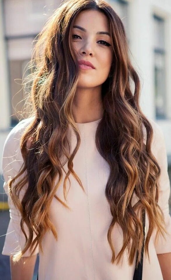 Прическа легкие локоны Pin on Cabello Long wavy hair, Long hair styles, Long hair girl