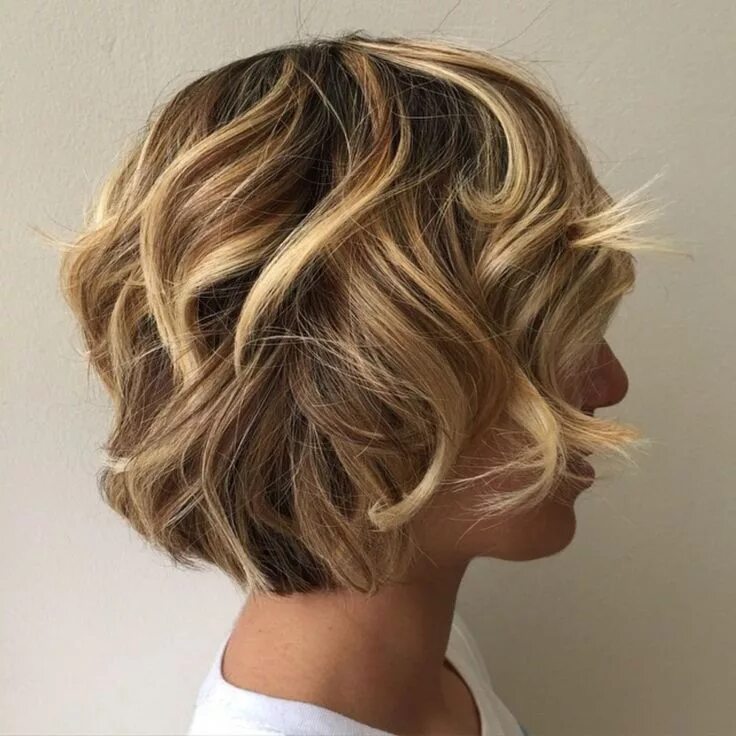 Прическа легкие волны на каре 60 Trendy Layered Bob Haircuts to Try in 2024 Layered bob hairstyles, Layered bo