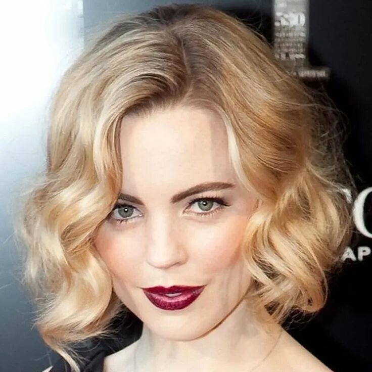 Прическа легкие волны на каре Wavy blonde hairstyles for short hair in 2019 Formal hairstyles for short hair, 