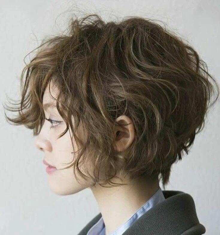 Прическа лохматый боб фото Pin by Maru Geenia on Hair Styles Wavy bob hairstyles, Curly hair styles, Short 