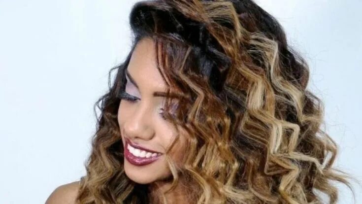 Прическа ломаные локоны на средние волосы Goodbye Wavy Hair, The New Zig Zag Curls Technique Is The Big Trend Of The Seaso