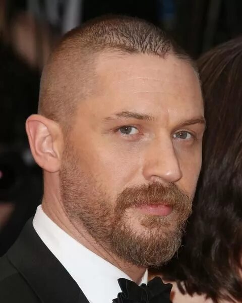 Прическа лысеющего мужчины фото All you Need To Know About The Buzz Cut - What Is It? How To Style? Buzz cut, Bu