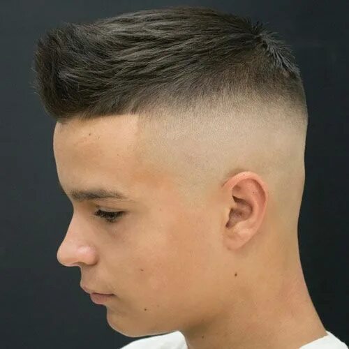 Прическа мальчикам короткие бока 25 Stylish Low Maintenance Haircuts For Men in 2024 Easy hair cuts, Mens haircut