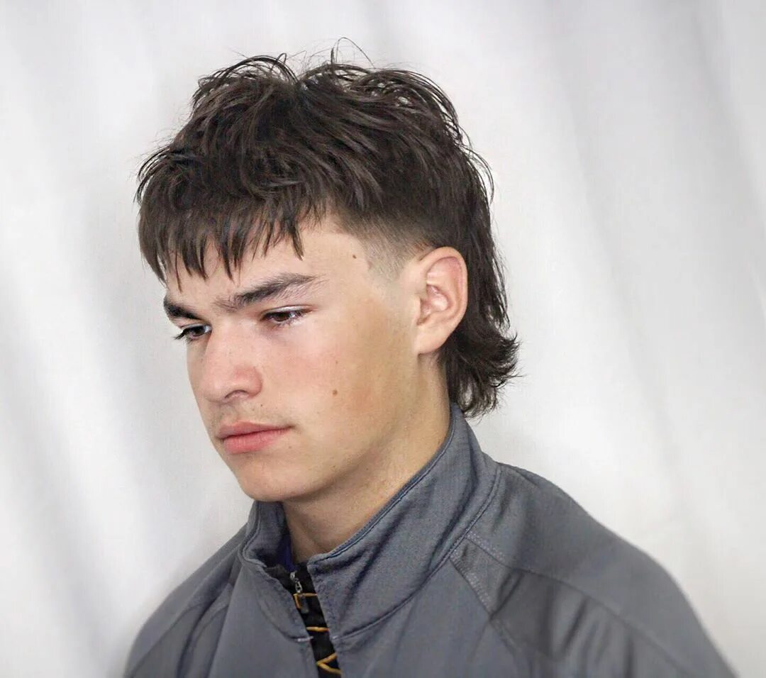 Прическа маллет All About the Mullet Haircut and Why It's the Hottest Trend of the Year Mullet h