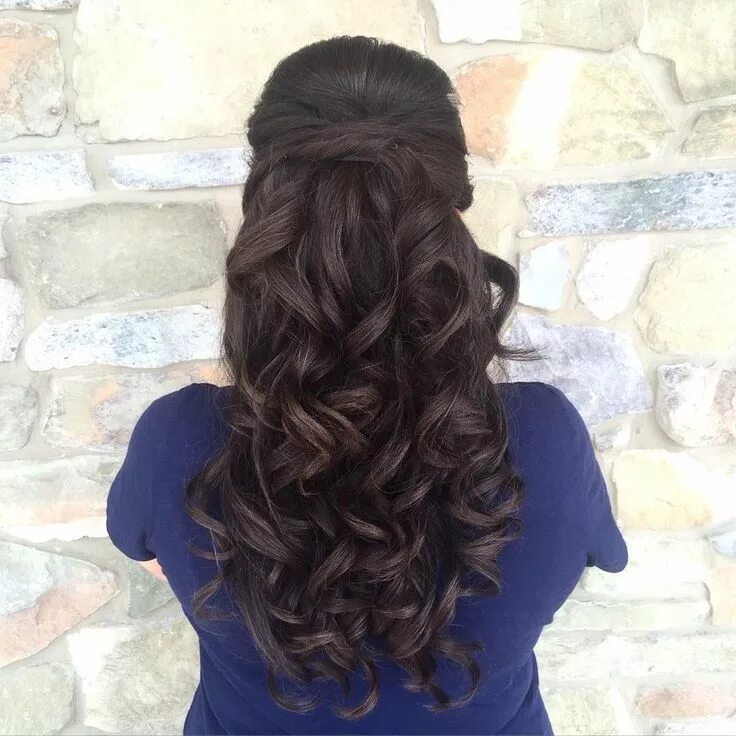 Прическа мальвинка на длинные волосы с локонами half up half down with big bouncy curls! Bride hairstyles for long hair, Hair st