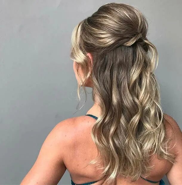 Прическа мальвинка на средние волосы 60 Stunning Prom Hairstyles - Pageant Planet Find the best hairstyles for thick 