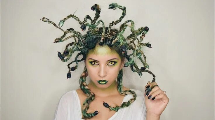 Прическа медуза фото Gorgeous Medusa Snake Goddess Costume