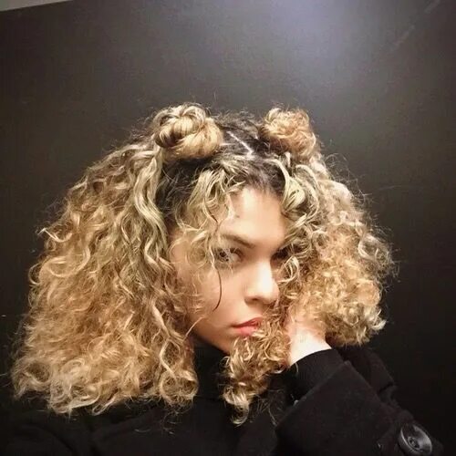 Прическа мелкие кудряшки на средние волосы coffee, contour, & confidence- Curly hair styles naturally, Curly hair styles, L