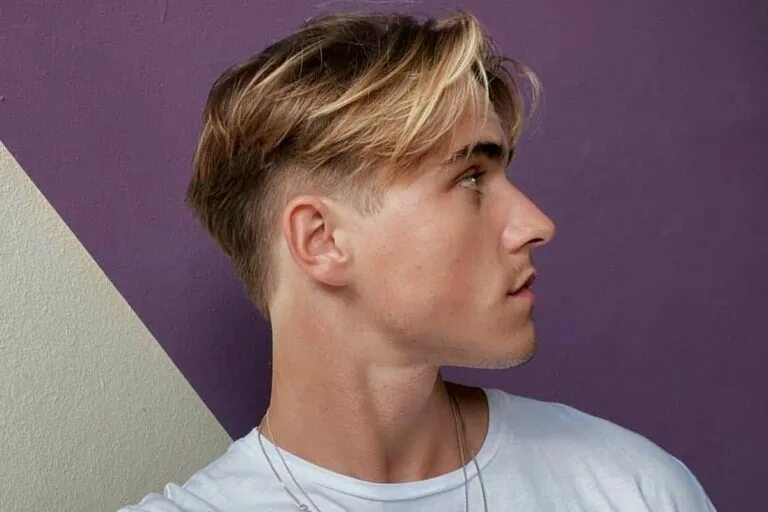 Прическа middle part как сделать 20+ Best Middle Part Hairstyles for Men Men haircut undercut, Middle part hairst