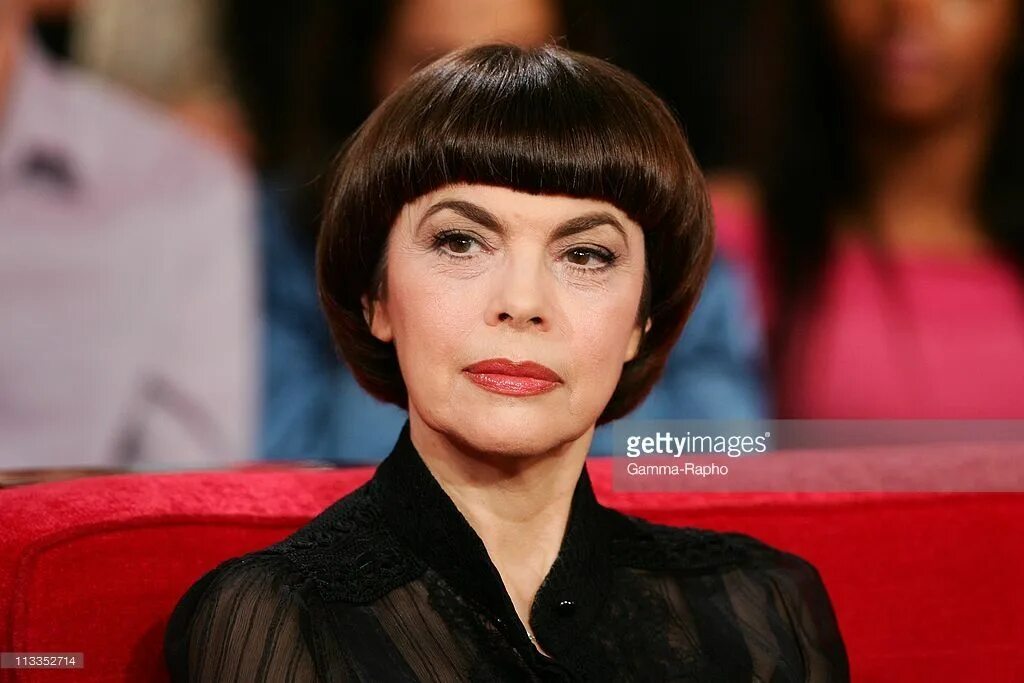 Прическа мирей матье фото Mireille Mathieu On Vivement Dimanche Tv Show In Paris, France On.