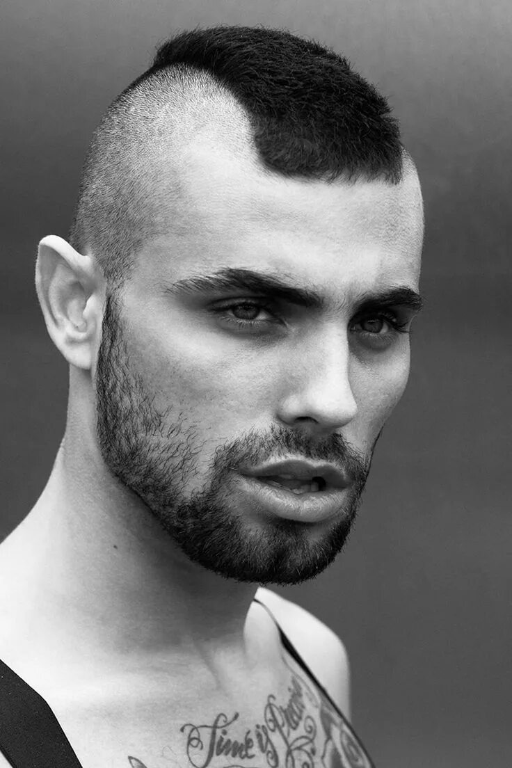 Прическа могавк мужская Mohawk With Shaved Head Mohawk hairstyles men, Mohawk hairstyles, Haircuts for m