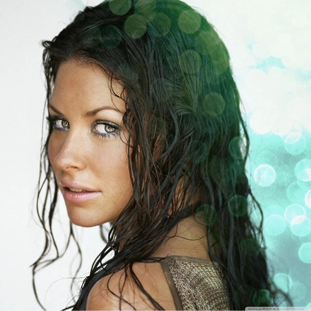 Прическа мокрый эффект на длинные волосы Evangeline Lilly Portrait Ultra HD Desktop Background Wallpaper for : Tablet : S