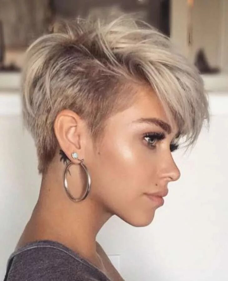 Прическа молодежная женская на короткие волосы Autumn Hartt Short Hairstyles - 3 Kapsels, Kapsels voor kort haar, Kort haar kap