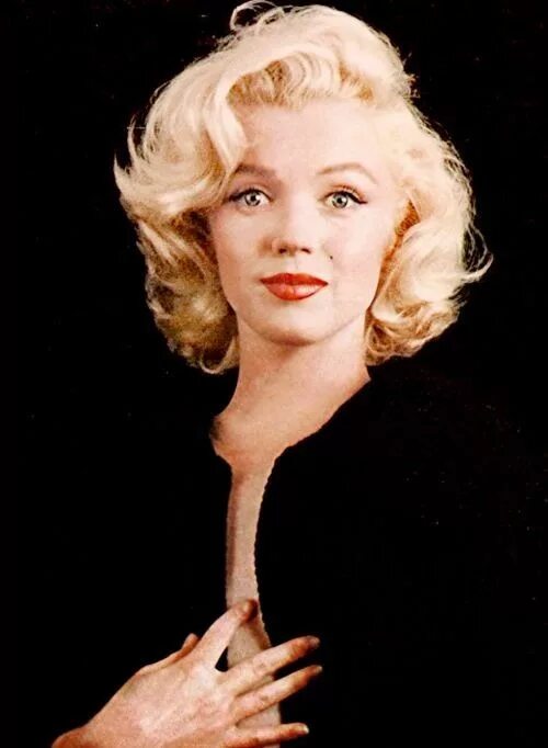 Прическа монро фото Marilyn Monroe by Milton H. Greene in 2022 Marilyn monroe hair, Marilyn monroe p