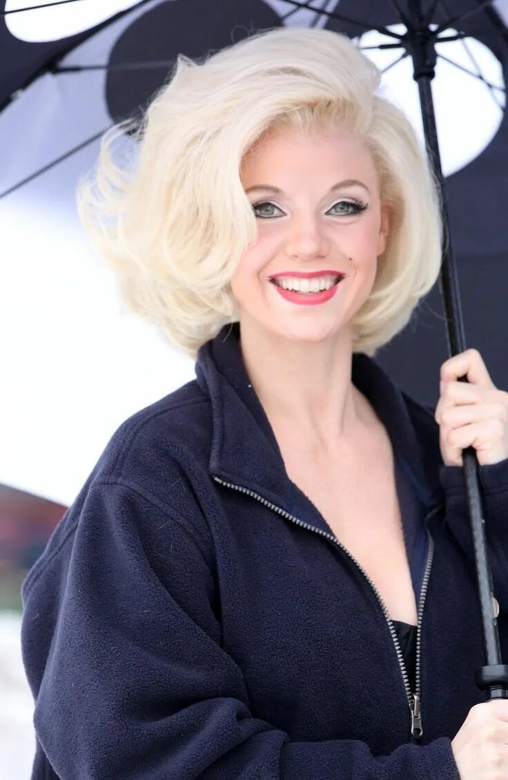 Прическа монро фото Marilyn Monroe Marilyn monroe hair, Big short hair, Bouffant hair