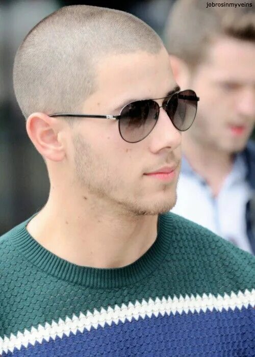 Прическа мужская под 0 Pin by Simon Richards on a Haircuts Nick jonas hair, Nick jonas haircut, Jarhead