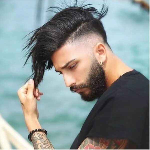 Прическа мужская с длинными волосами сверху 13 Best Mohawk Fade Haircuts for Men Mohawk hairstyles men, Undercut long hair, 