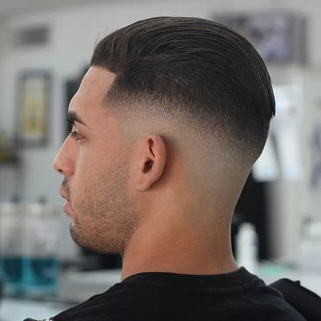 Прическа мужская с переходом по бокам fetishbarber Coupe homme cheveux courts, Cheveux lisse, Idées de coiffures