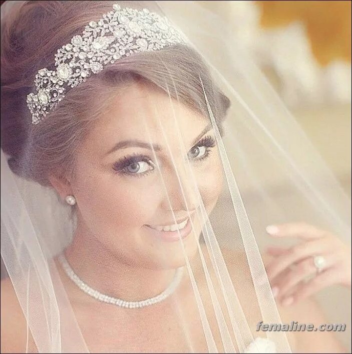 Прическа на длинную фату с диадемой 150 Best Ideas For Wedding Hair Accessories 2017 With Veil Wedding Hair Accessor