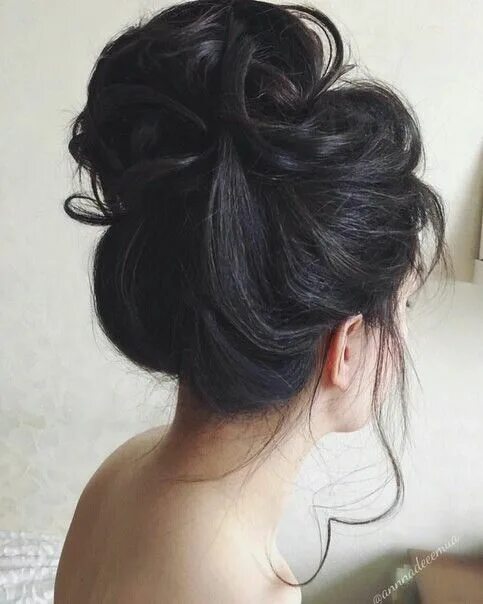 Прическа на длинные черные волосы Pin by Miss Owl on Hair Dark brunette hair, Brunette updo, Messy hair updo