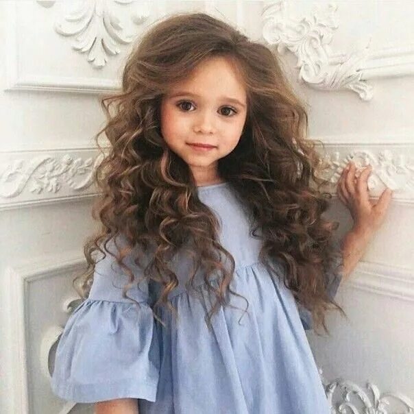 Прическа на длинные локоны девочке Pin by Мафтуна on дети Long hair styles, Hair styles, Beauty