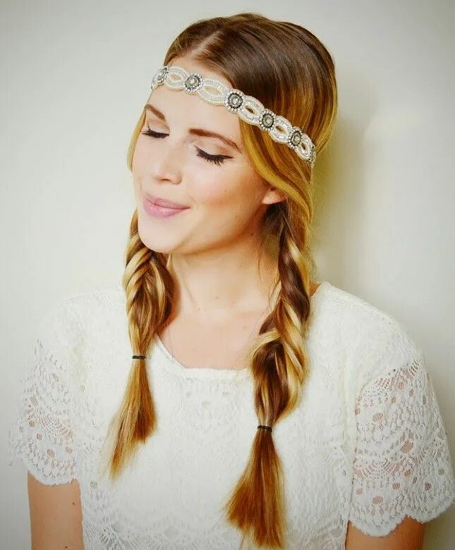 Прическа на длинные на повязку 12 Pigtail Hairstyles You Can Rock at Any Age Pigtail hairstyles, Festival hair,