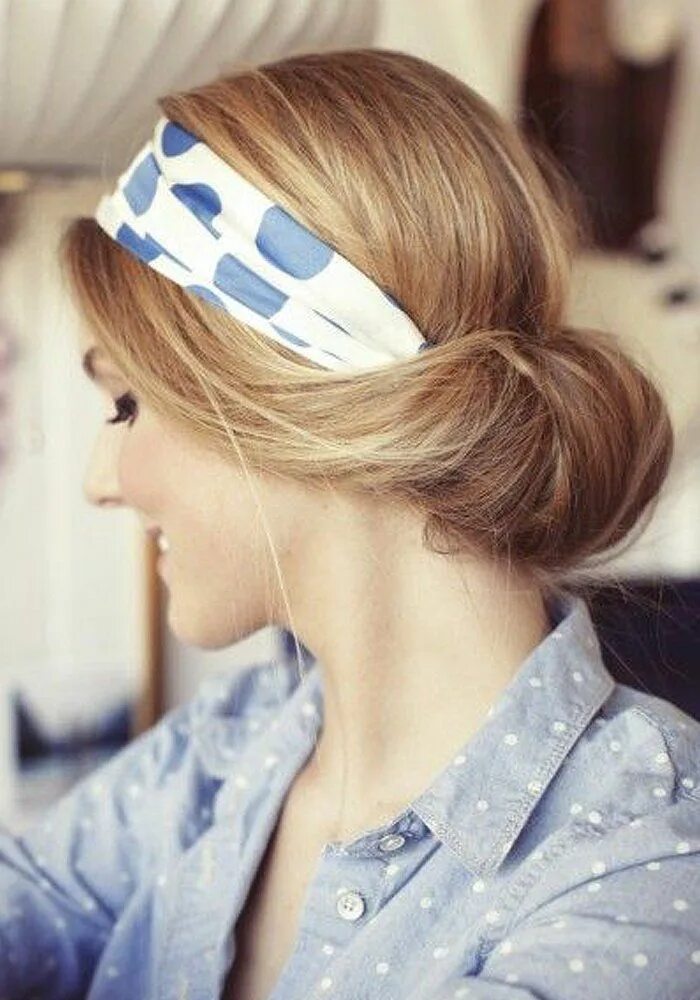 Прическа на длинные на повязку 5 coiffures vintage remises au goût du jour Headband hairstyles, Scarf hairstyle