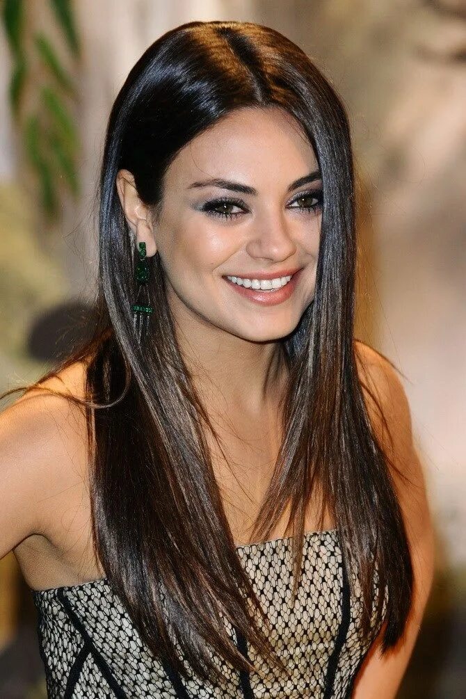 Прическа на длинные ровные волосы Pin on Mila Kunis Celebrity long hair, Long straight hair, Celebrity straight ha