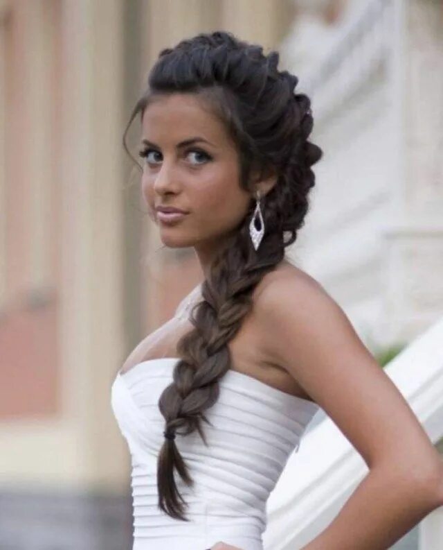 Прическа на длинные тяжелые волосы HugeDomains.com Best wedding hairstyles, Wedding hairstyles, Long hair wedding s