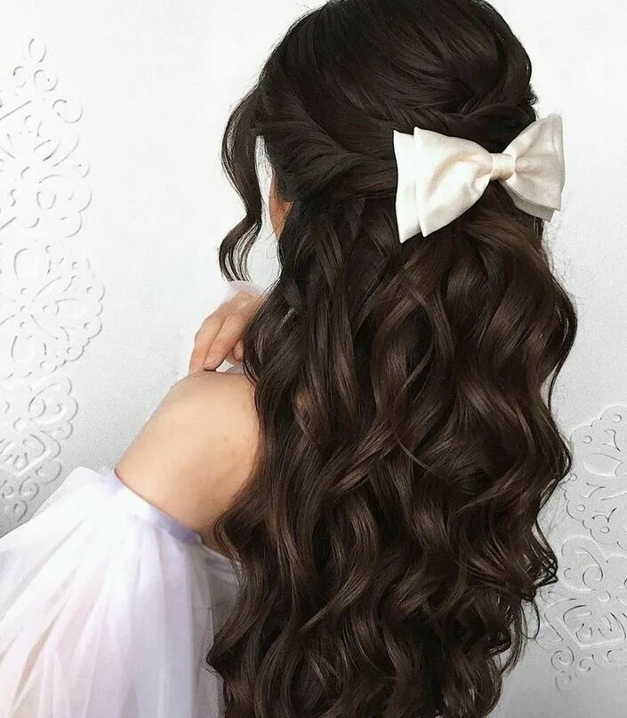 Прическа на длинные волосы 15 лет Pin de Timka en Hair en 2023 Trenza con ondas, Peinados, Peinados con cabello pl