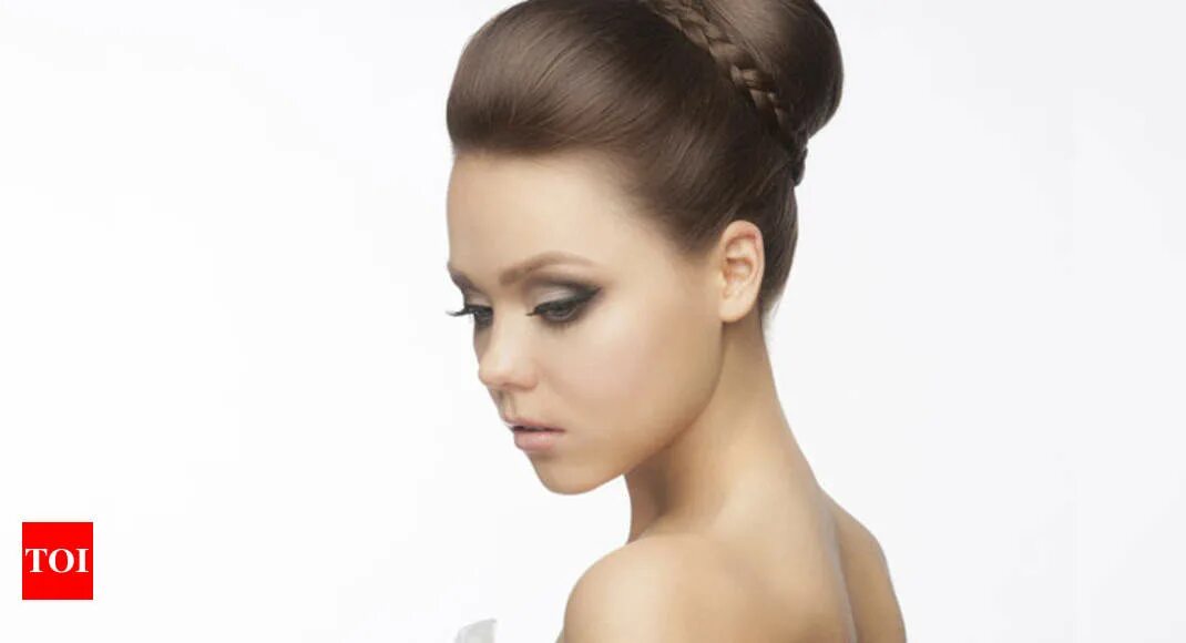 Прическа на длинные волосы бабетта Simple hairstyles you can wear to your workplace - Times of India