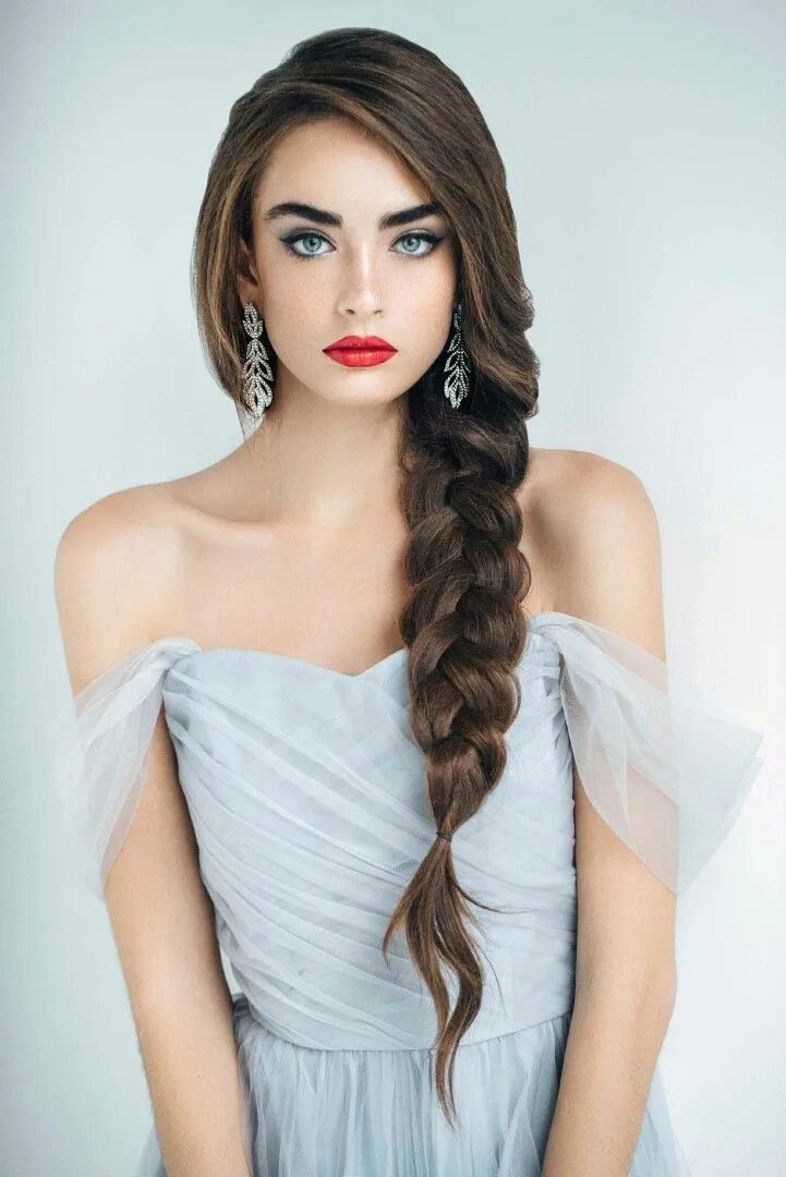 Прическа на длинные волосы девушке быстро Pin by Екатерина Климова on Референс Side braid hairstyles, Wedding hairstyles, 