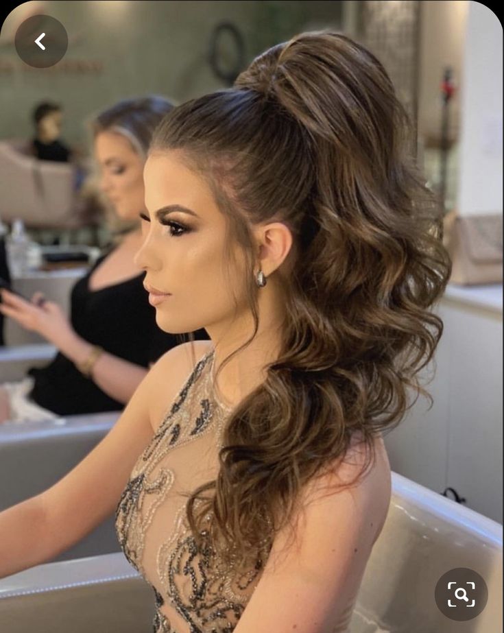 Прическа на длинные волосы хвост с локонами Pin by Natalielunt on hair styles for prom 2020 Pageant hair, Ponytail hairstyle