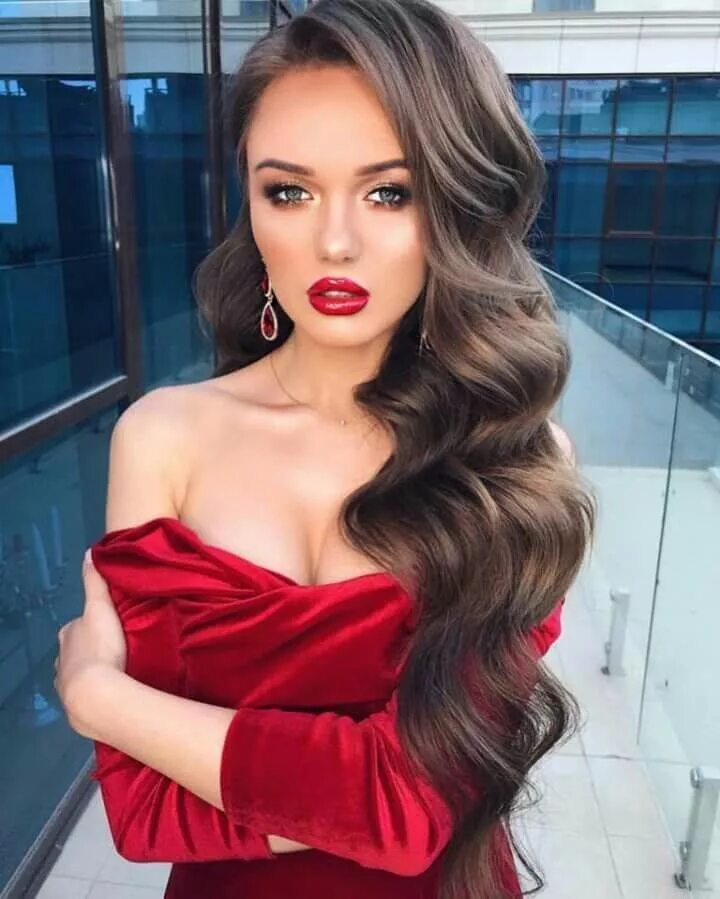 Прическа на длинные волосы крупными локонами frauenfrisur.gq Medium length hair styles, Long hair styles, Hair lengths