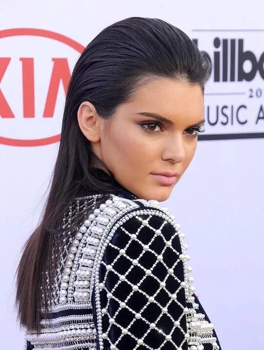 Прическа на длинные волосы назад Best of the 2015 Billboard Music Awards Beauty: 5 Must-See Hair and Makeup Momen