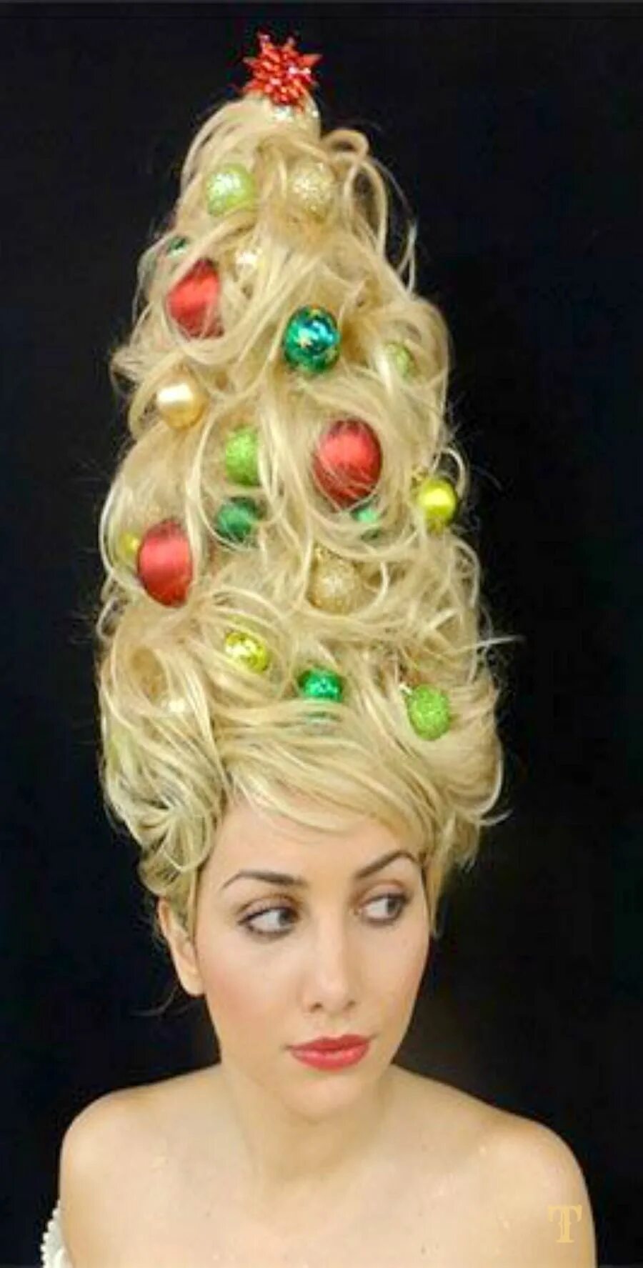 Прическа на длинные волосы новый год 12 Holiday Hairstyles Sure To Shock Santa Holiday hairstyles, Christmas party ha