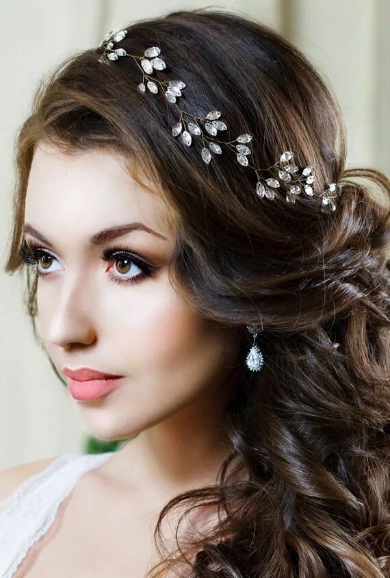 Прическа на длинные волосы с украшением Bridal Hairstyles With Ribbon Hair jewelry wedding