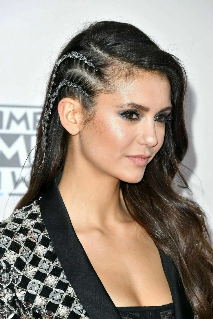 Прическа на длинные волосы сбоку Latest braided hair looks Braided hairstyles, Celebrity hairstyles, Hair styles