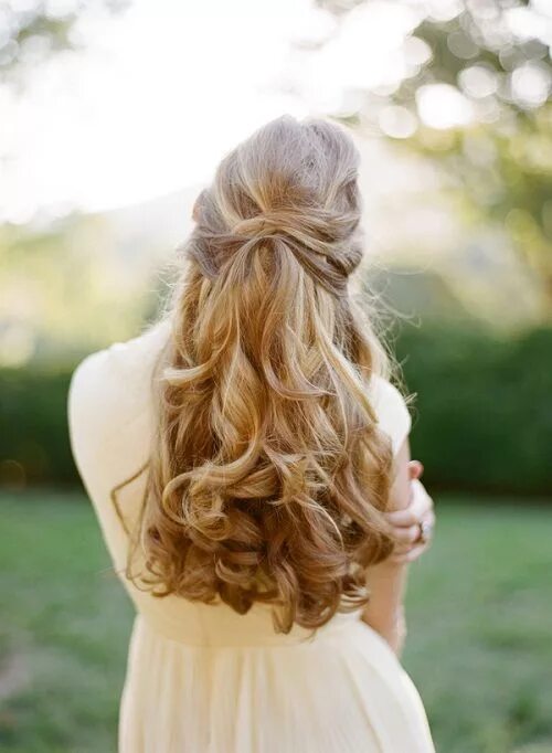 Прическа на длинные волосы сзади венок локоны свадьба - Поиск в Google Elegant wedding hair, Long hair styles, Ha