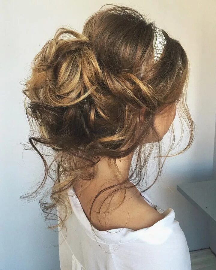 Прическа на длинные волосы выпускной пучок Beautiful & chic messy wedding updos hairstyles perfect for any wedding venue Br