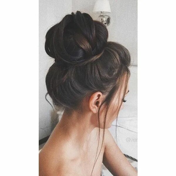 Прическа на длинные волосы выпускной пучок Luxy Hair ❤ liked on Polyvore featuring beauty products, haircare and hair styli