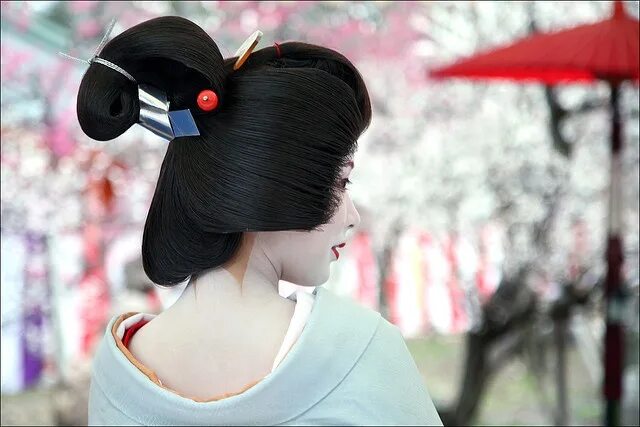 Прическа на длинные волосы японские U M E S H I Z U Japanese hairstyle traditional, Traditional hairstyle, Hair styl