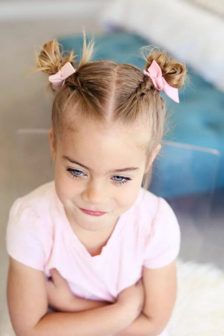 Прическа на фотосессию для девочки 2 года How To: Dutch Braided Pigtails Girl haircuts, Easy toddler hairstyles, Toddler h