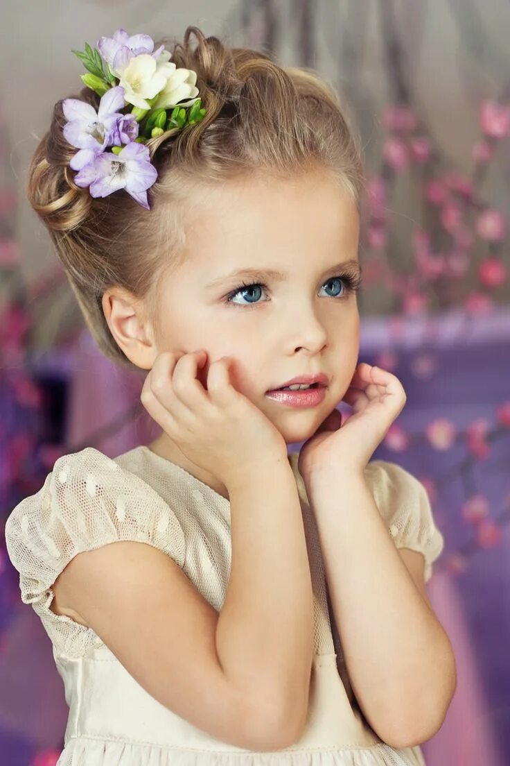 Прическа на фотосессию для девочки 2 года http://jeffreyandme.tumblr.com/ Beautiful little girls, Kids hairstyles, Cute li