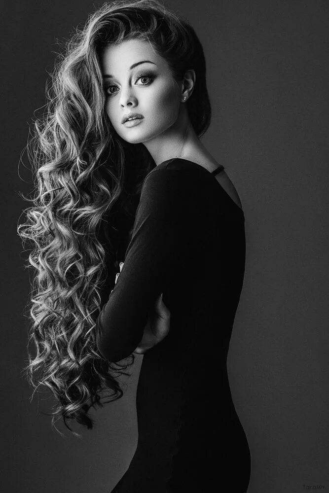 Прическа на фотосессию на длинные Pin by Daniela Lizano on Cabello Long hair styles, Long curly hair, Hair